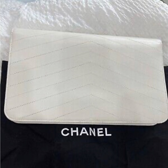 NWT Authentic 19C CHANEL Classic Black White Quilted Envelope Flap Hand Bag New - Picture 10 of 13